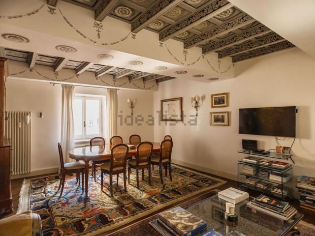 Appartamento in vendita di 130 m² in Piazza dei Santi Apostoli