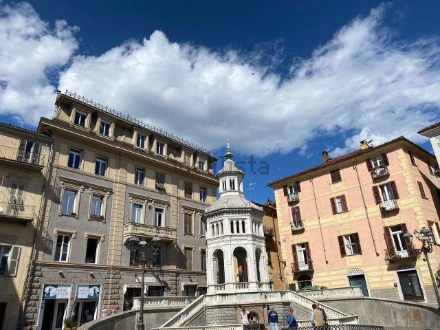 Appartamento in vendita di 130 m² in Piazza Della Bollente, 20