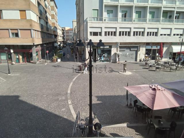 Appartamento in vendita di 130 m² in Piazza Lazzarini