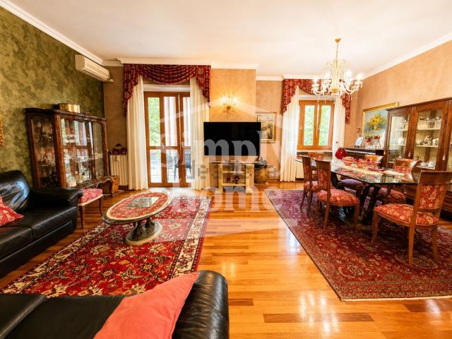Appartamento in vendita di 130 m² in Piazza Teresa Confalonieri, 3
