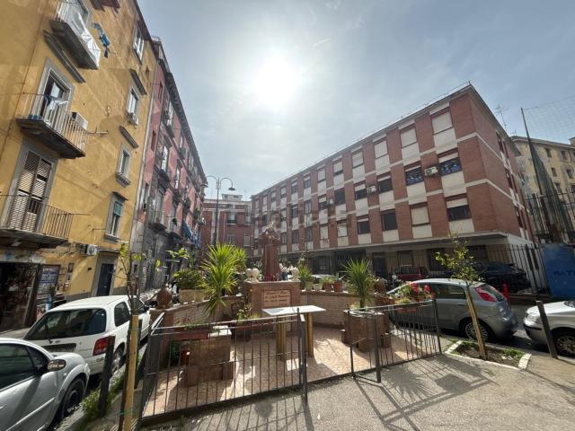 Appartamento in vendita di 130 m² in Piazzetta San Gennaro a Materdei, 7