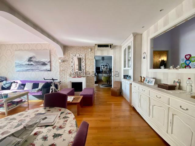 Appartamento in vendita di 130 m² in Salita Terre Bianche, 105