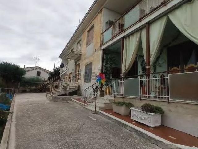 Appartamento in vendita di 130 m² in Strada Provinciale della Canella, 65