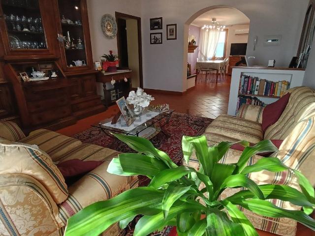 Appartamento in vendita di 130 m² in Strada Provinciale Val di Pesa