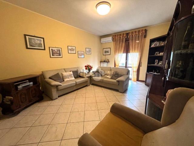 Appartamento in vendita di 131 m² in Via Caduti di V. Fani, 4