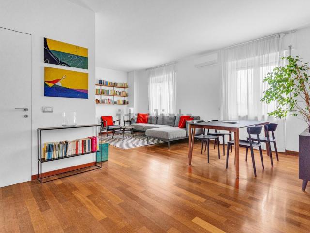 Appartamento in vendita di 131 m² in Via Carlo Alberto Pisani Dossi, 8