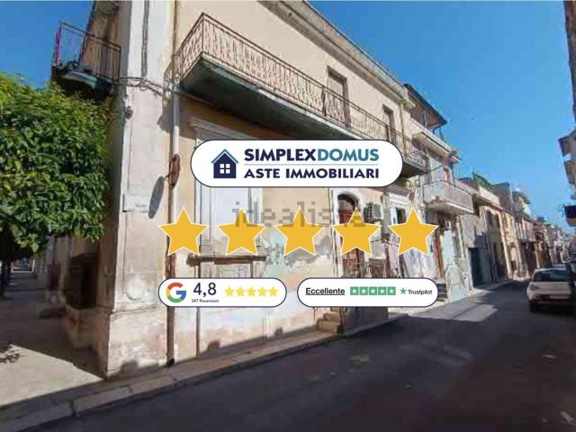 Appartamento in vendita di 131 m² in Via Alessandro Manzoni