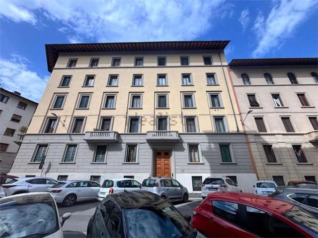 Appartamento in vendita di 131 m² in Via Gaspero Barbera, 40