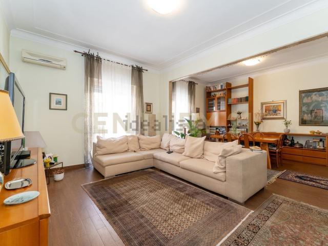 Appartamento in vendita di 131 m² in Via Genova, 64