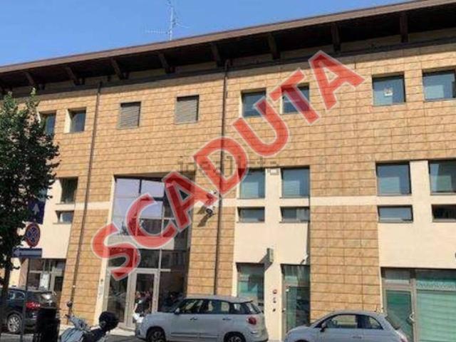 Appartamento in vendita di 131 m² in Via Giovanni Pascoli