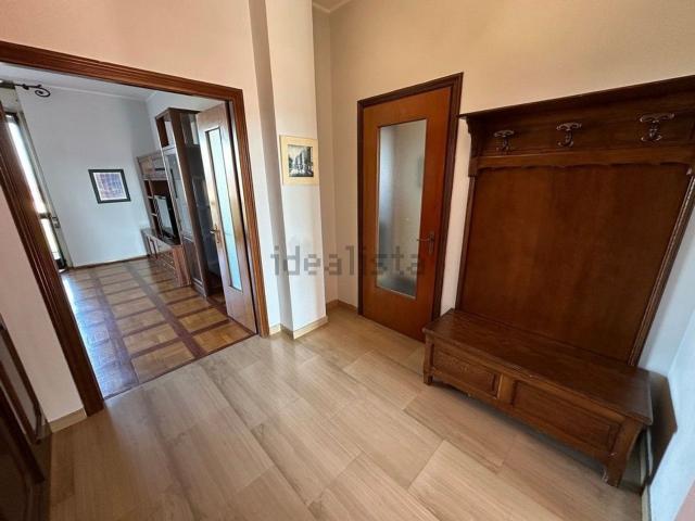 Appartamento in vendita di 131 m² in Via Giovenale Sampò, 5