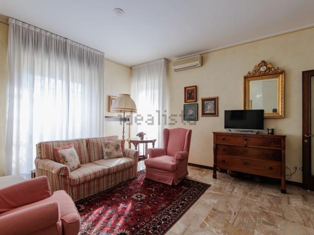 Appartamento in vendita di 131 m² in Via Guglielmo Marconi, 5