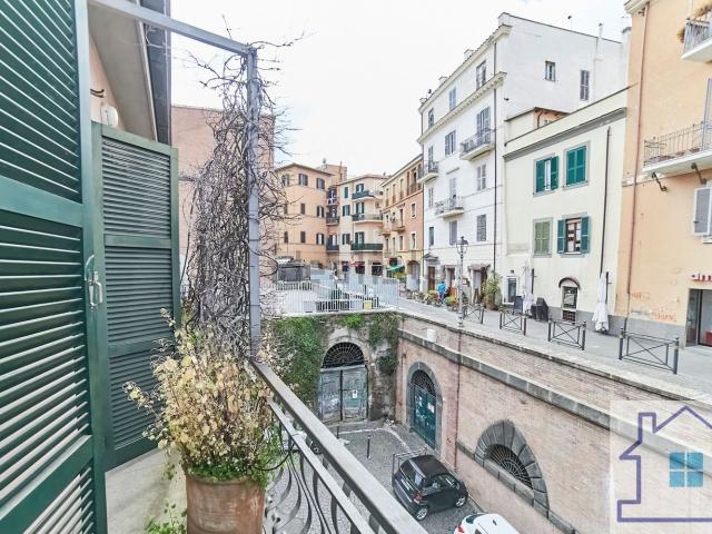 Appartamento in vendita di 131 m² in Via del Castello
