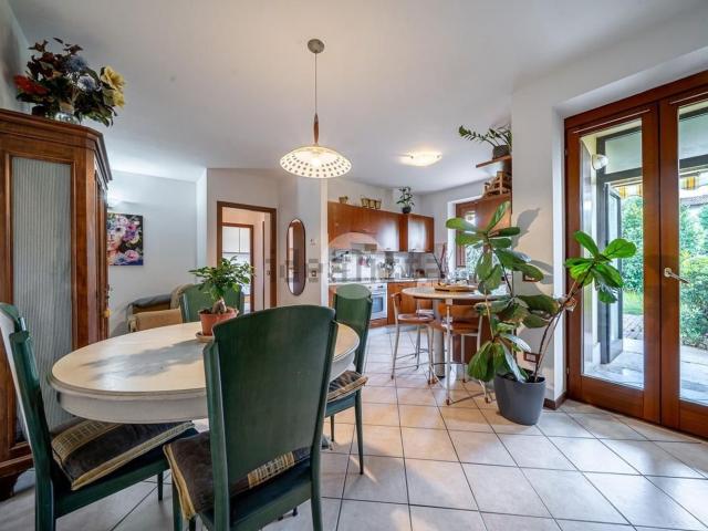Appartamento in vendita di 131 m² in Via del Combattente, 2