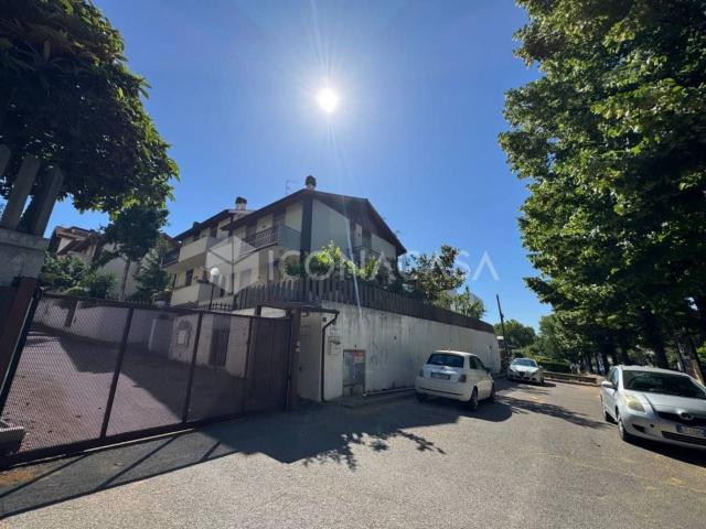 Appartamento in vendita di 131 m² in Via di Sotto, 22