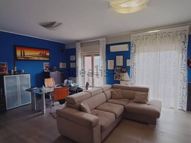 Appartamento in vendita di 131 m² in Via Eugenio l&apos Emiro, 22