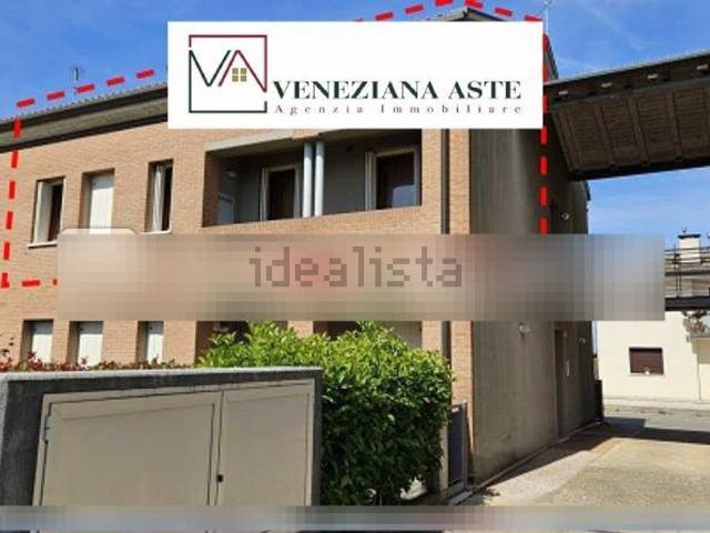Appartamento in vendita di 131 m² in Via Losson Centro, 34