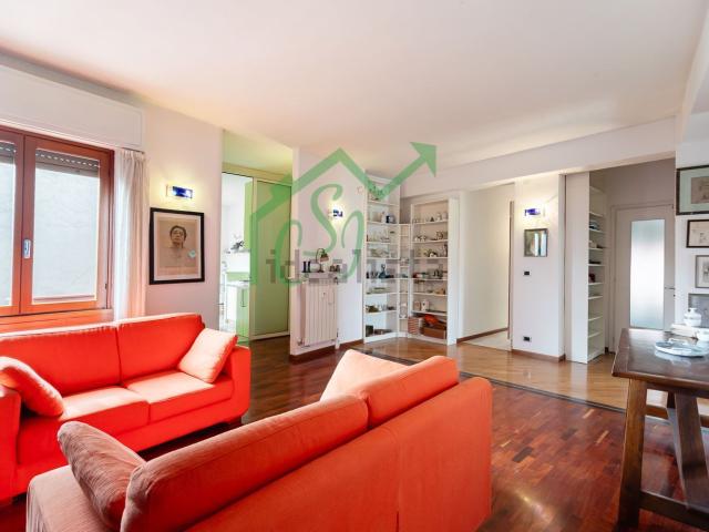 Appartamento in vendita di 131 m² in Via Luigi Veratti, 12