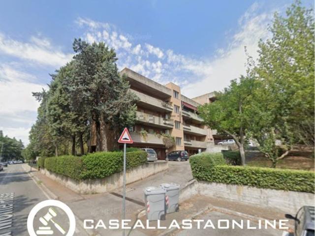 Appartamento in vendita di 131 m² in Via Monte Rosa