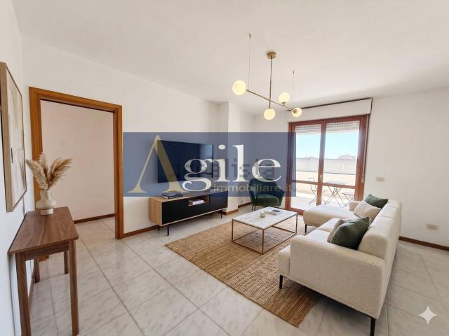 Appartamento in vendita di 131 m² in Via Montefeltro, 14