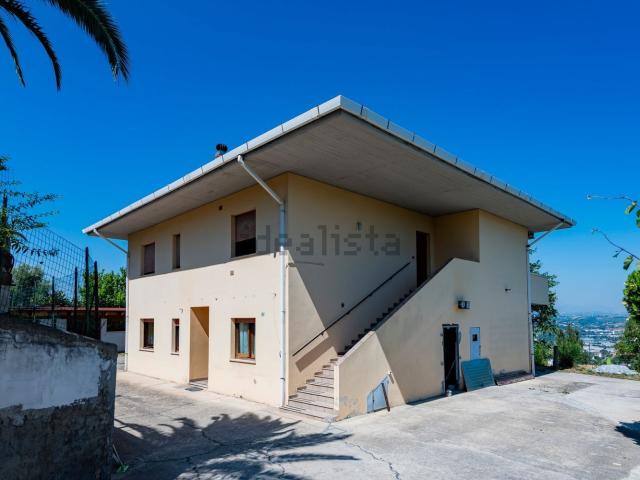 Appartamento in vendita di 131 m² in Via Nuoro, 13