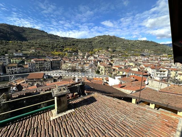 Appartamento in vendita di 131 m² in Via Rocca, 3
