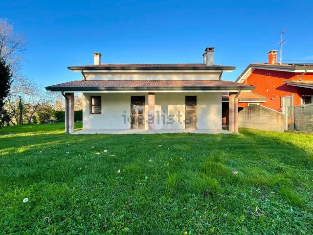 Appartamento in vendita di 131 m² in Via Trento, 1