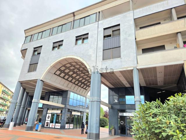 Appartamento in vendita di 131 m² in Via Ubaldo Pasqui
