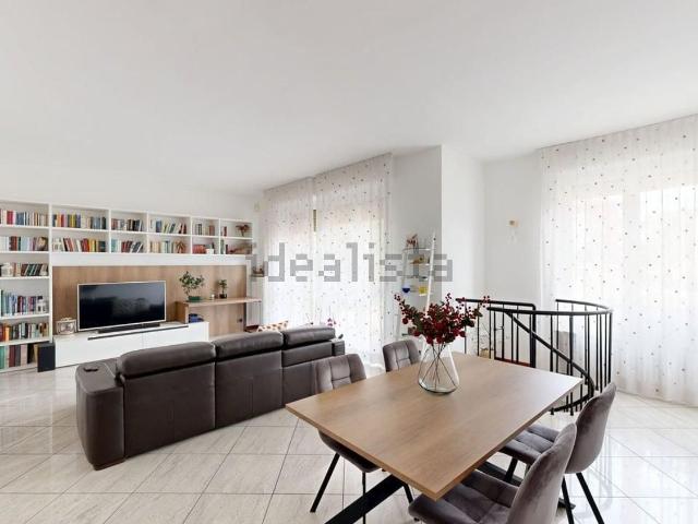 Appartamento in vendita di 131 m² in Via Valerio Fusi, 2