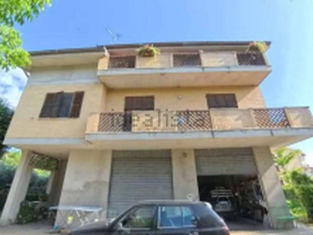 Appartamento in vendita di 131 m² in Via Vincenzo Pagani