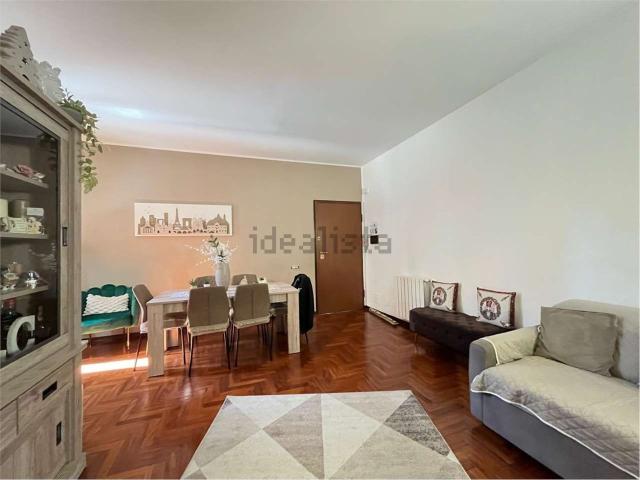 Appartamento in vendita di 131 m² in Viale Regione Siciliana Sud Est