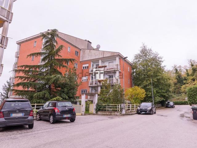 Appartamento in vendita di 131 m² in Contrada Colle dell&apos Orso, 130