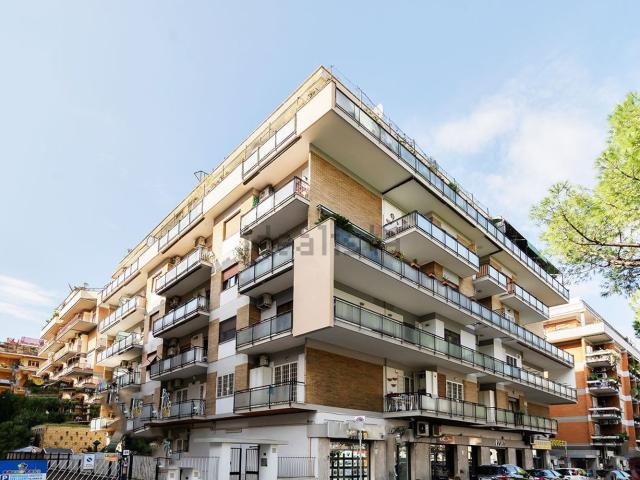 Appartamento in vendita di 131 m² in Piazzale dei Caduti della Montagnola