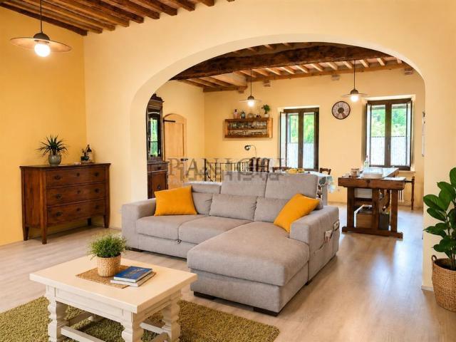 Appartamento in vendita di 132 m² in Via del Garbo