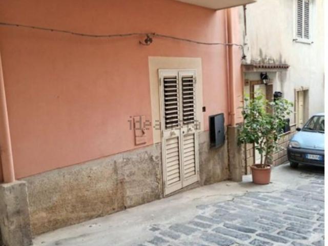 Appartamento in vendita di 132 m² in Via Cognata