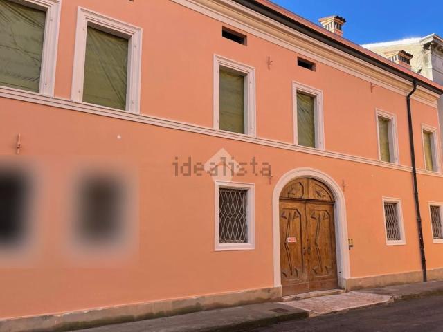 Appartamento in vendita di 132 m² in Via Cesare Battisti, 54