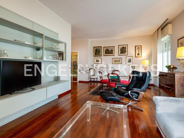 Appartamento in vendita di 132 m² in Via Cesare Paravicini, 11