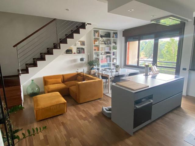 Appartamento in vendita di 132 m² in Via crispi, 110