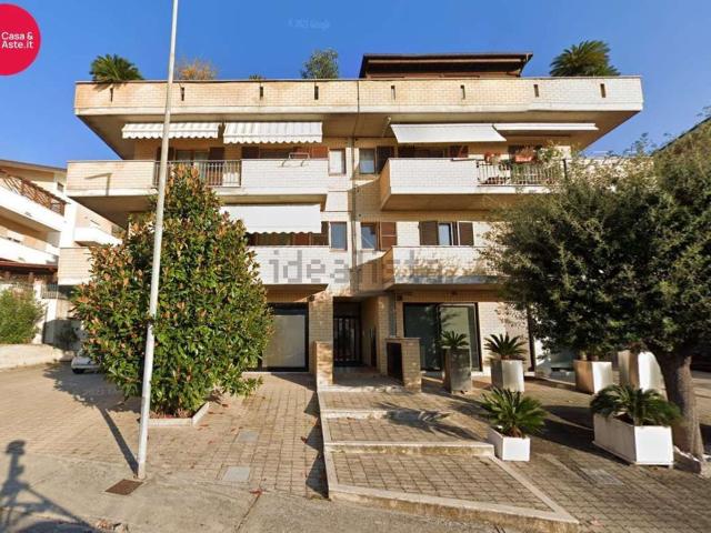 Appartamento in vendita di 132 m² in Via Andrea Costa, 14