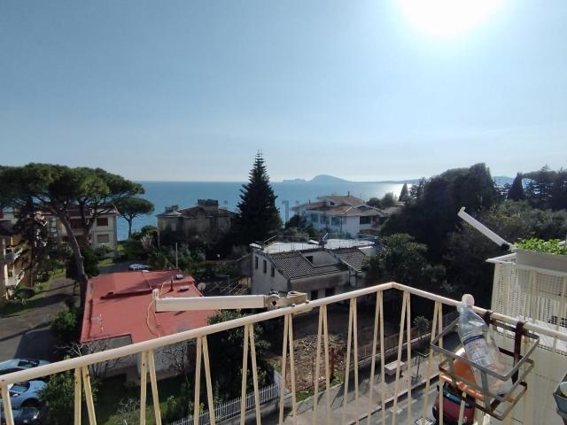 Appartamento in vendita di 132 m² in Via Appia Lato Napoli, 145