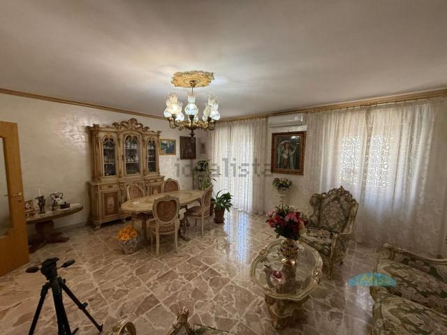 Appartamento in vendita di 132 m² in Via Bologna
