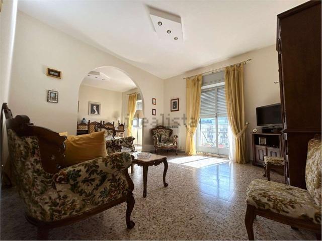 Appartamento in vendita di 132 m² in Via Giuseppe Isnardi, 21