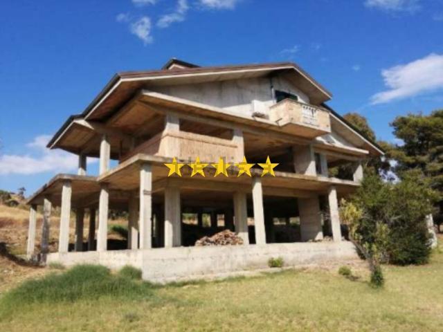 Appartamento in vendita di 132 m² in Via Giardini