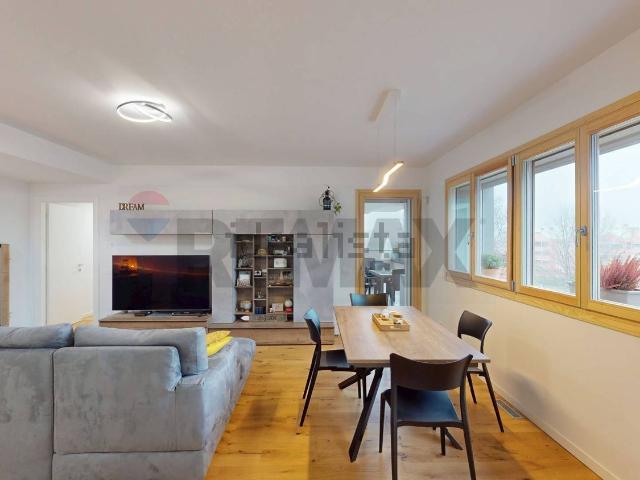 Appartamento in vendita di 132 m² in Via delle Rogge, 6