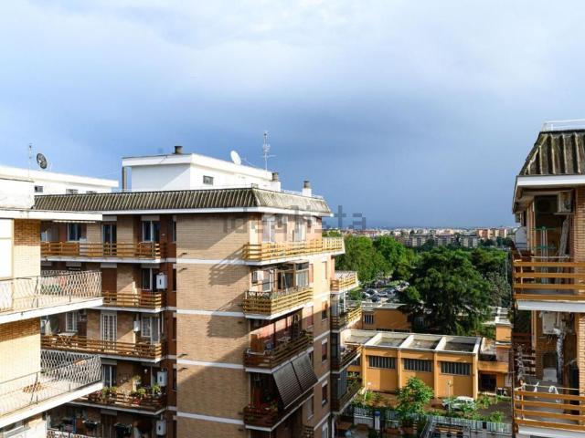 Appartamento in vendita di 132 m² in Via Diego Angeli