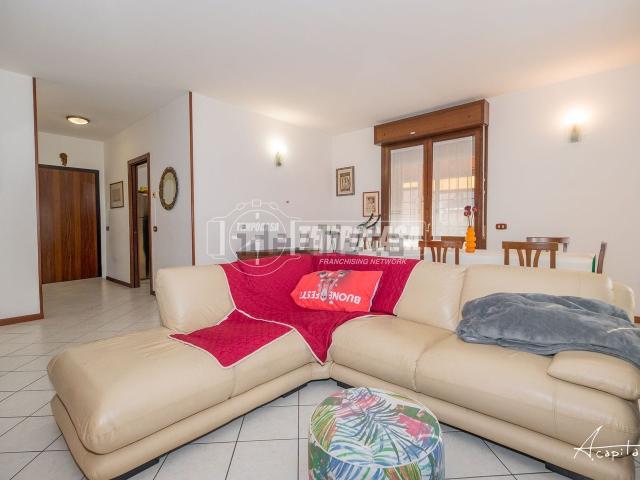 Appartamento in vendita di 132 m² in Via Maestri del Lavoro, 211