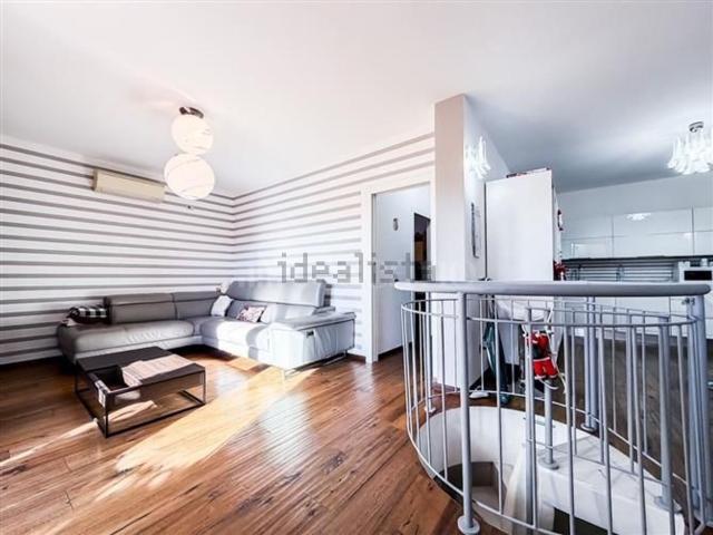 Appartamento in vendita di 132 m² in Via Parigi