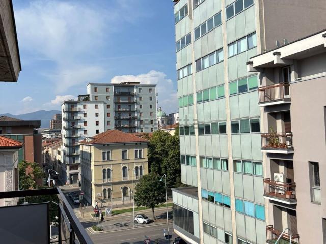 Appartamento in vendita di 132 m² in Via Romanino Gerolamo