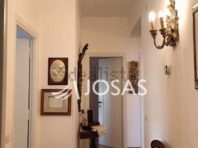 Appartamento in vendita di 132 m² in Via Vittorio Lazzarini