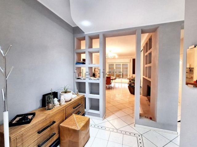 Appartamento in vendita di 132 m² in Viale Costanza, 4